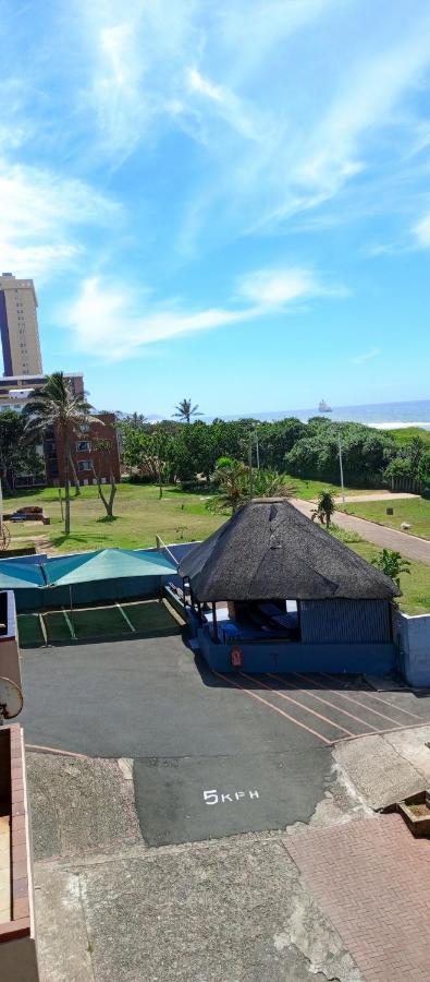 Breezy Seaview- On The Beach Amanzimtoti Exterior foto